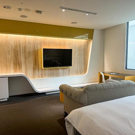 All-Ur Boutique Motel - Taichung Branch Екстериор снимка