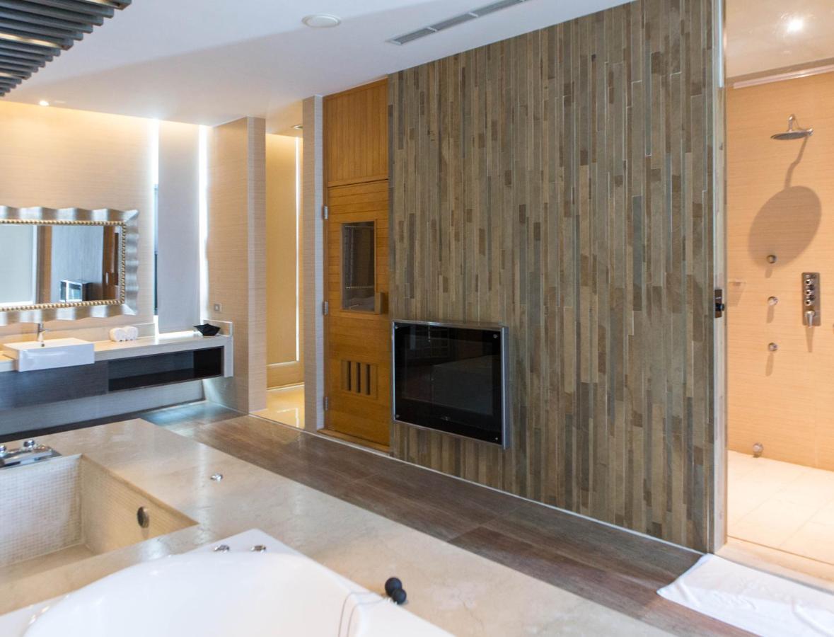 All-Ur Boutique Motel - Taichung Branch Екстериор снимка