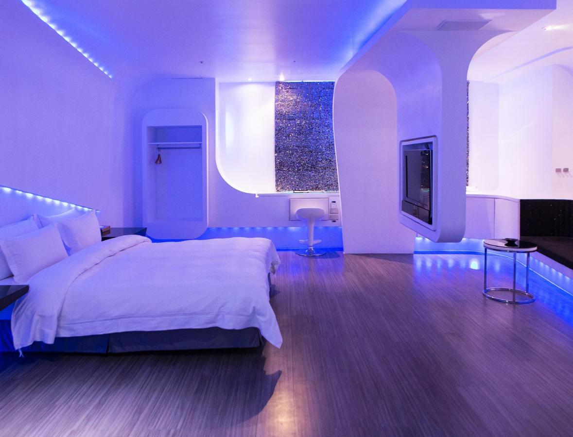 All-Ur Boutique Motel - Taichung Branch Екстериор снимка