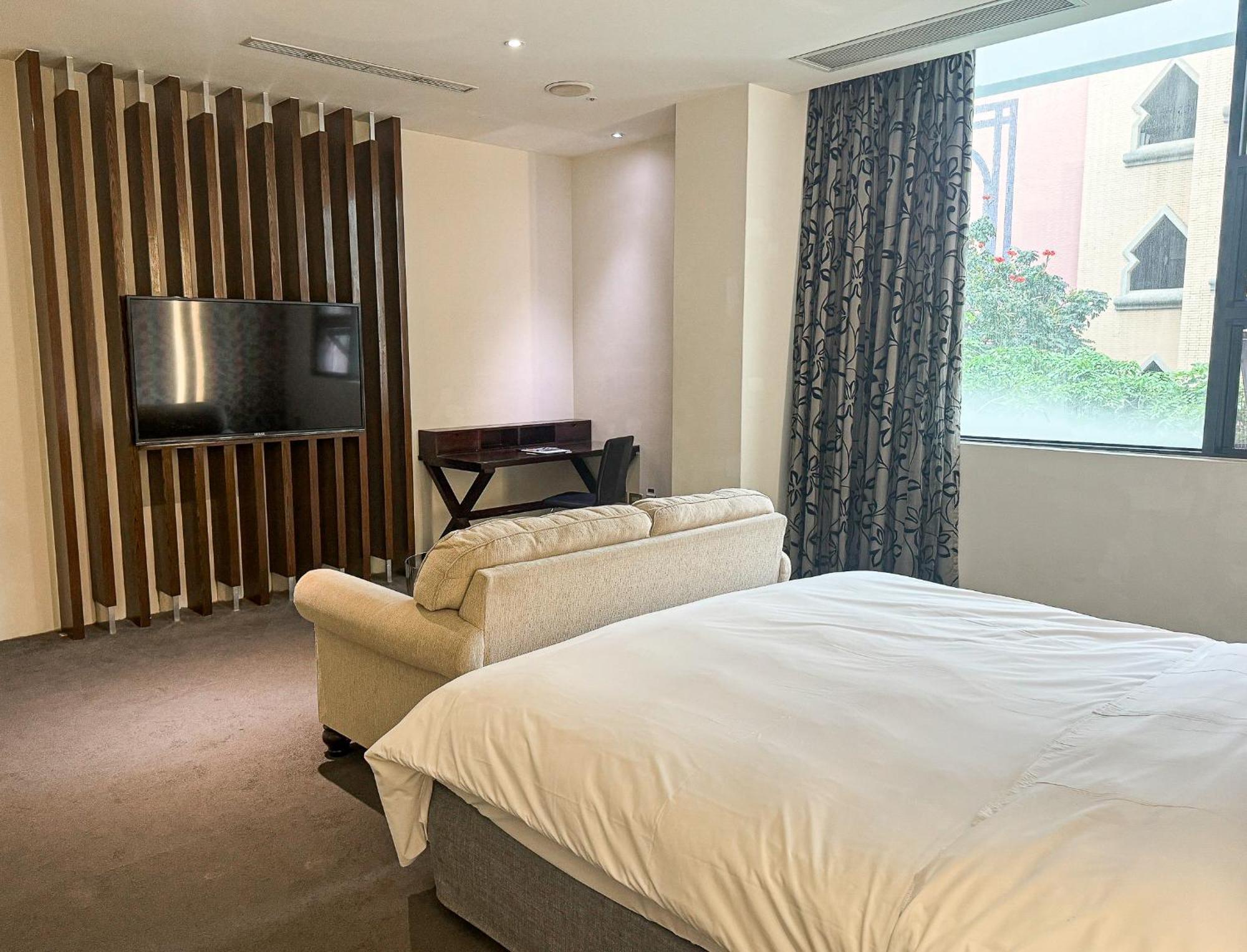 All-Ur Boutique Motel - Taichung Branch Екстериор снимка