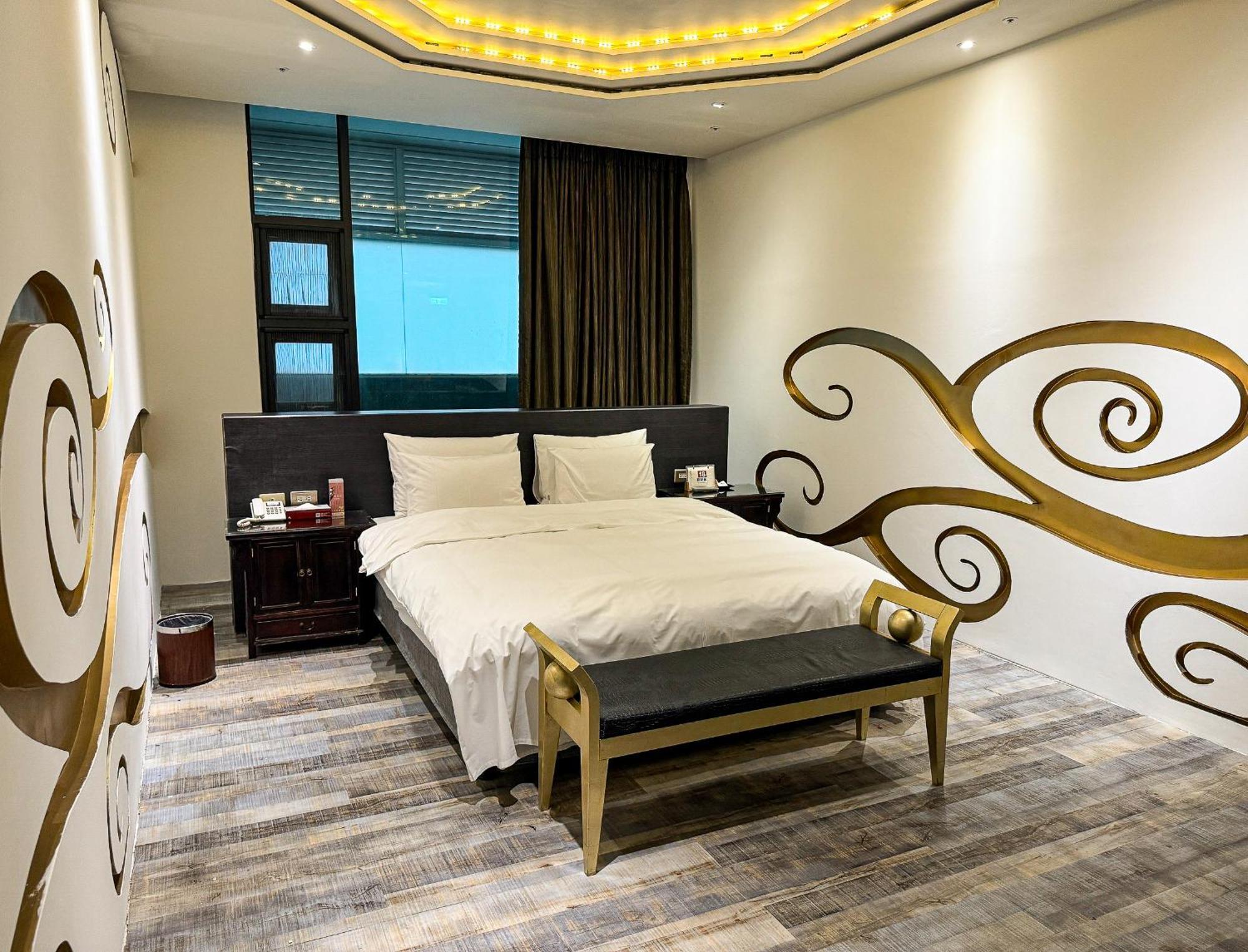 All-Ur Boutique Motel - Taichung Branch Екстериор снимка