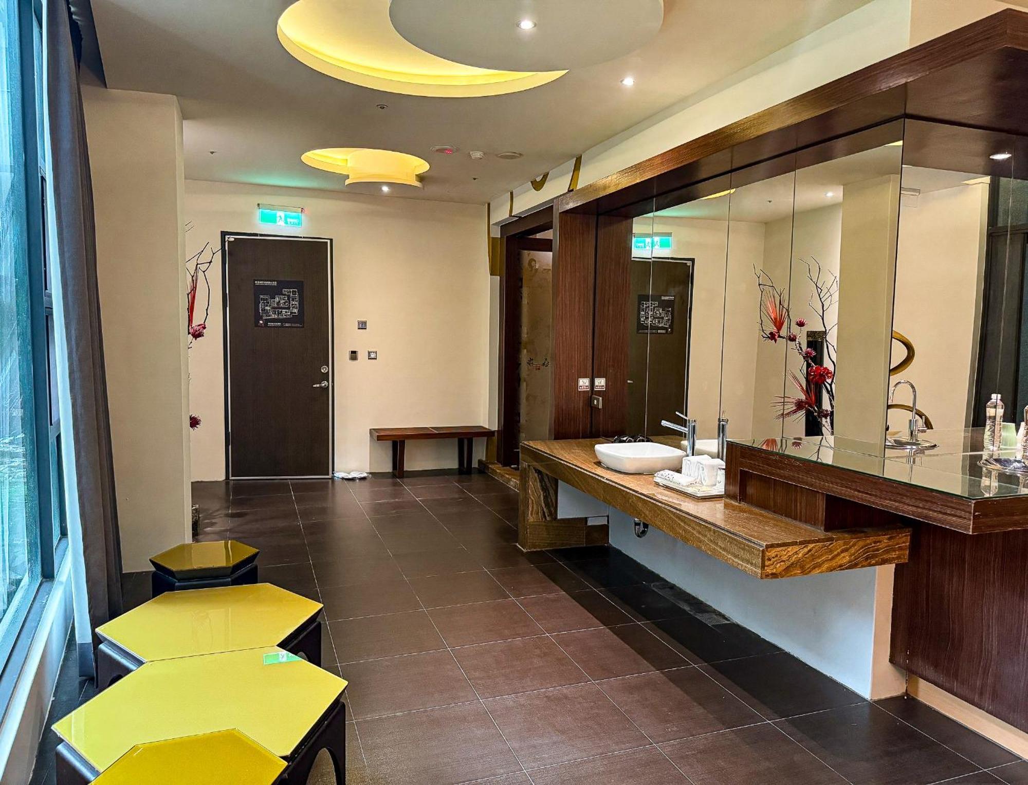 All-Ur Boutique Motel - Taichung Branch Екстериор снимка