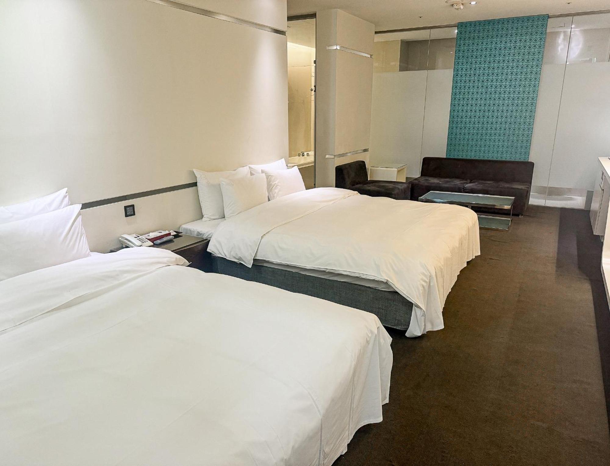 All-Ur Boutique Motel - Taichung Branch Екстериор снимка