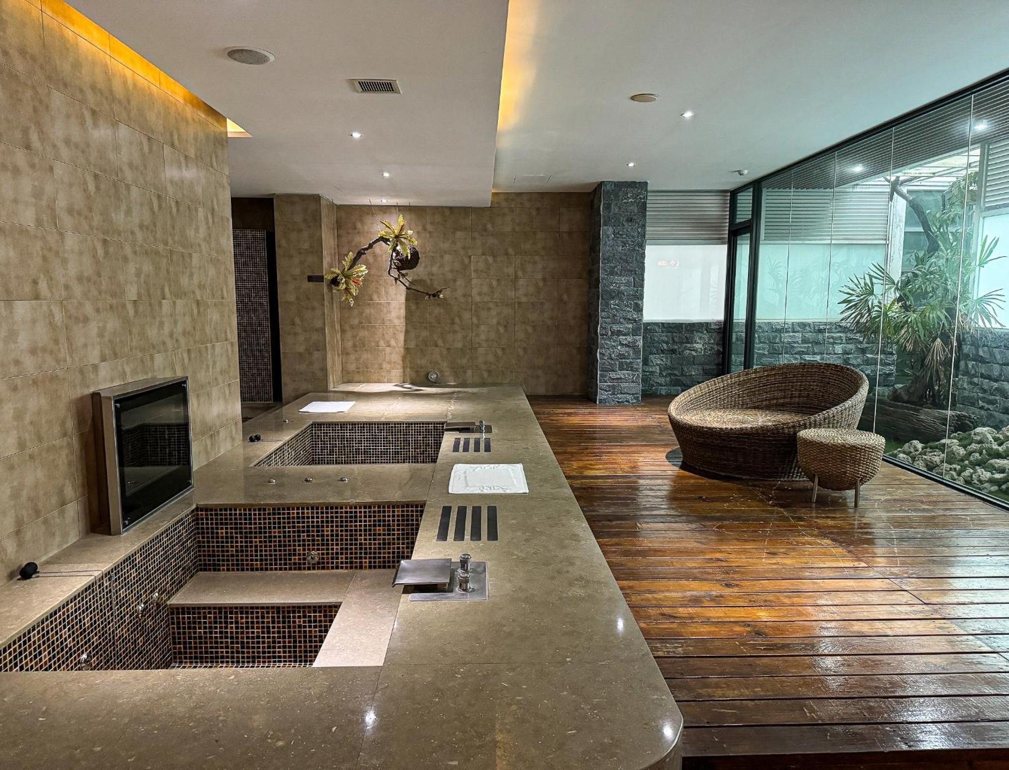 All-Ur Boutique Motel - Taichung Branch Екстериор снимка