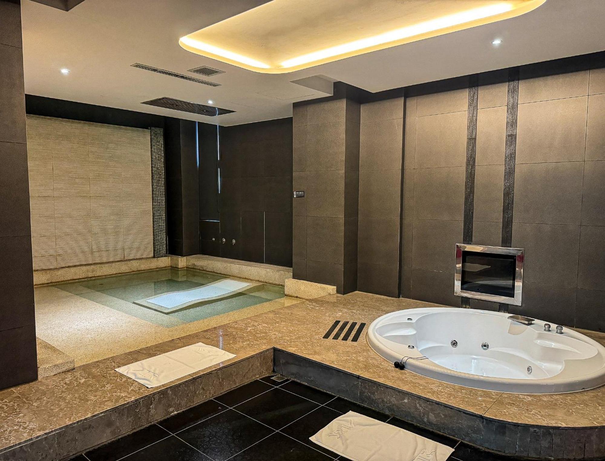 All-Ur Boutique Motel - Taichung Branch Екстериор снимка