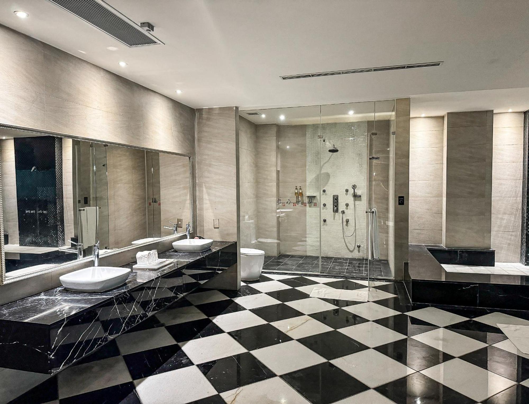 All-Ur Boutique Motel - Taichung Branch Екстериор снимка