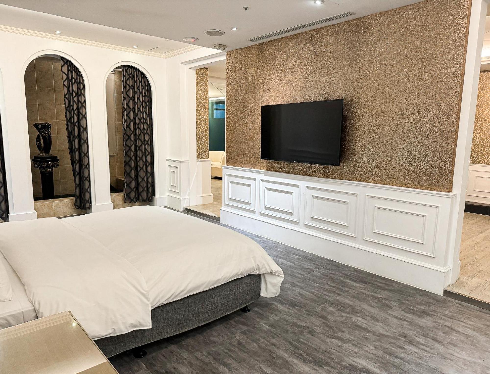 All-Ur Boutique Motel - Taichung Branch Екстериор снимка