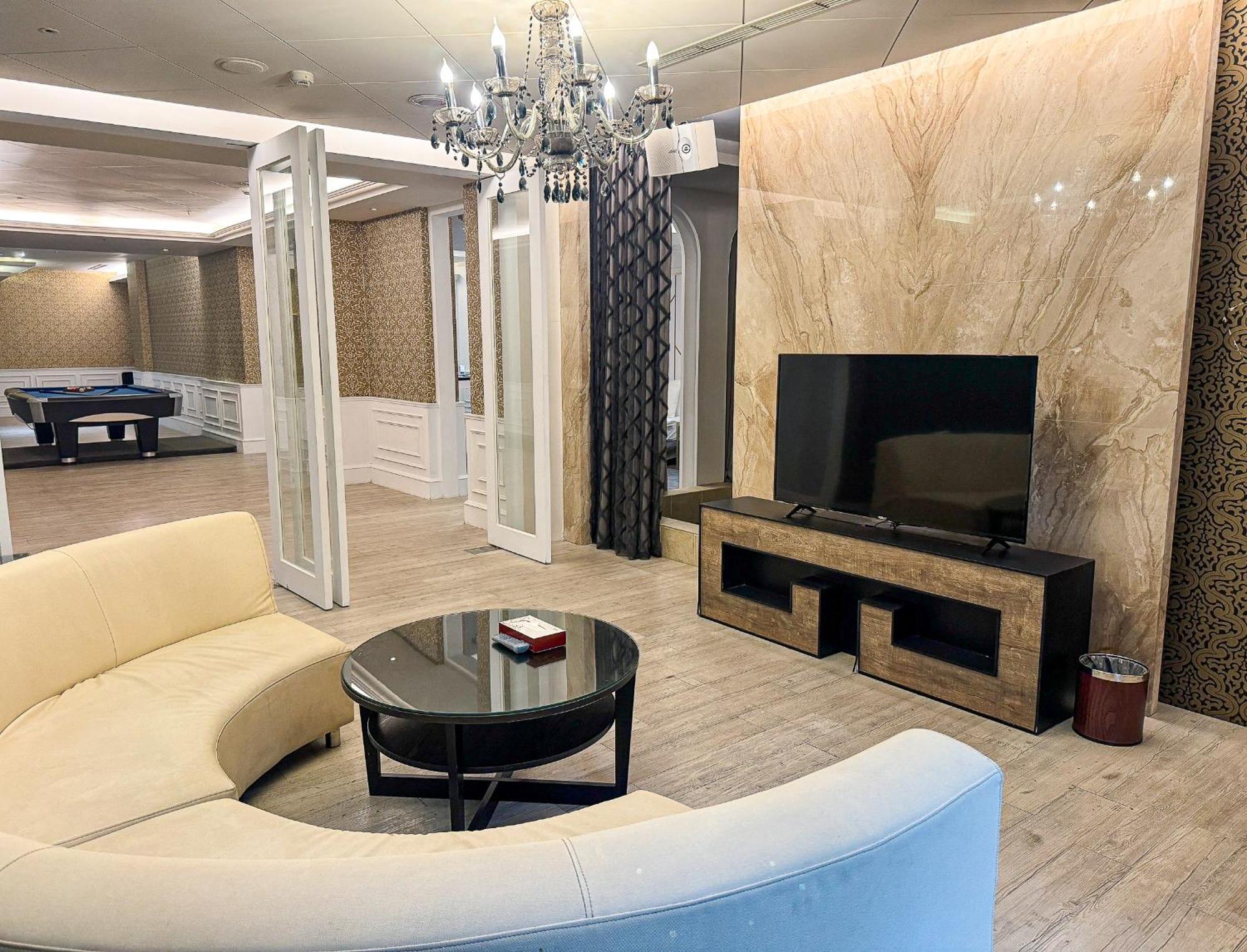 All-Ur Boutique Motel - Taichung Branch Екстериор снимка