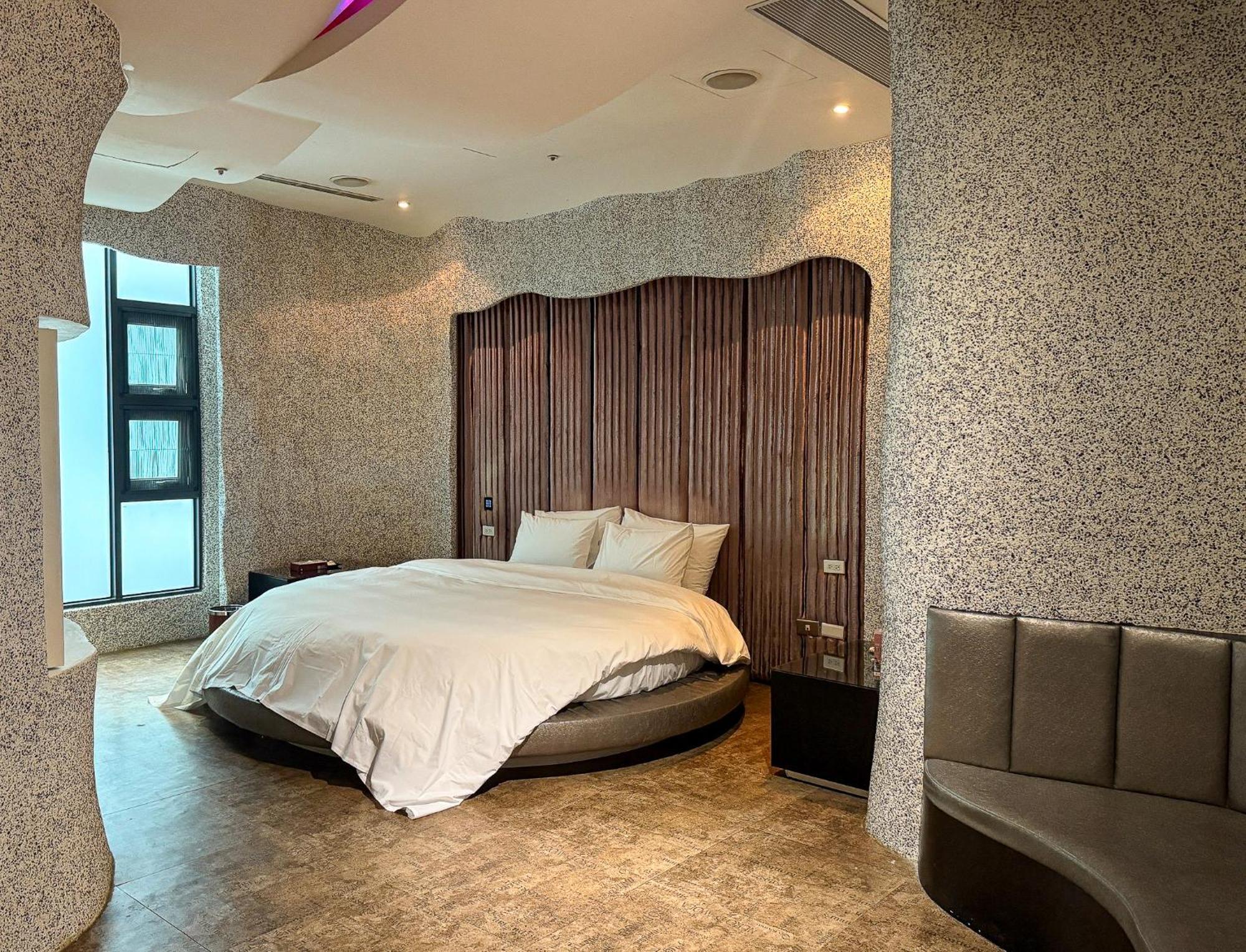 All-Ur Boutique Motel - Taichung Branch Екстериор снимка