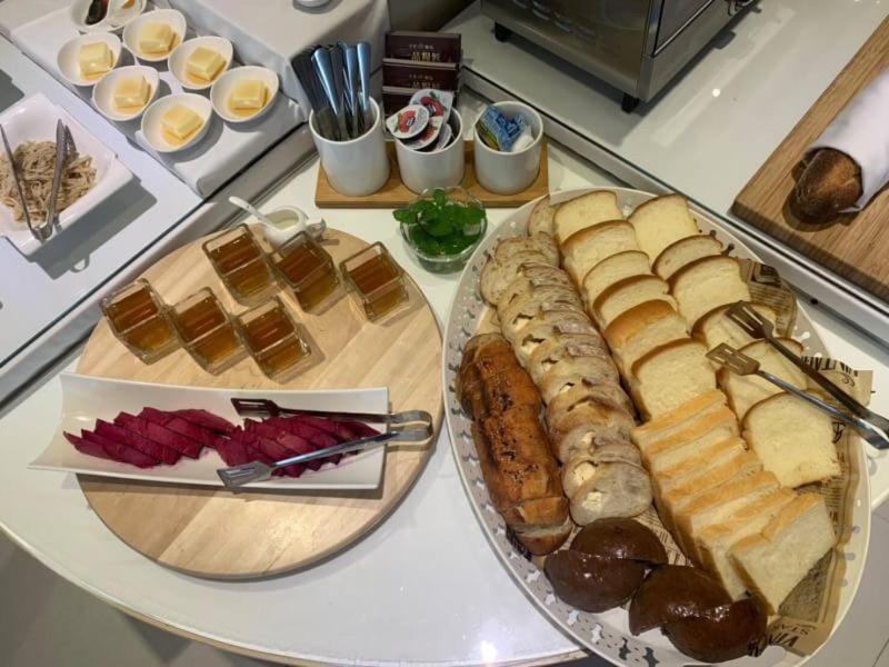 All-Ur Boutique Motel - Taichung Branch Екстериор снимка