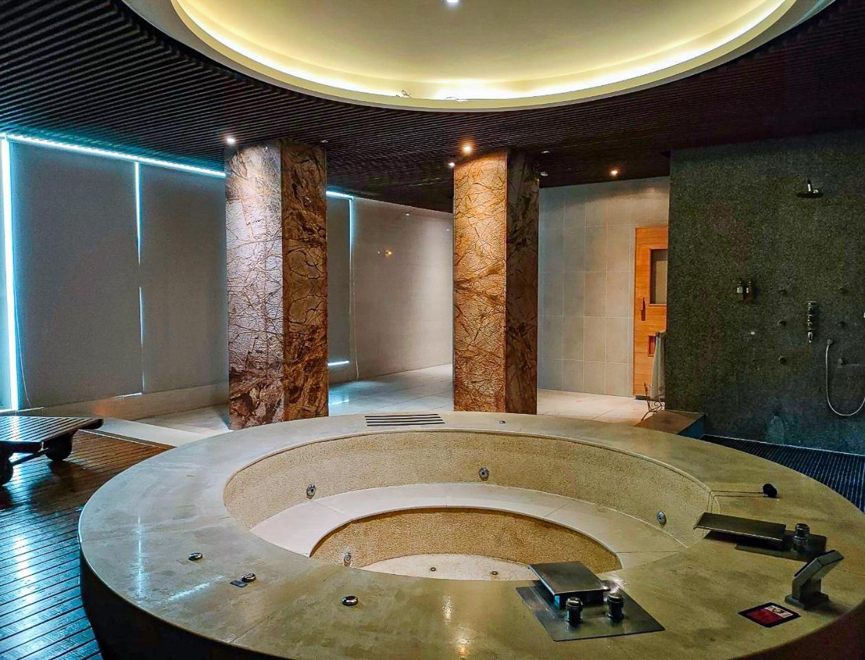 All-Ur Boutique Motel - Taichung Branch Екстериор снимка