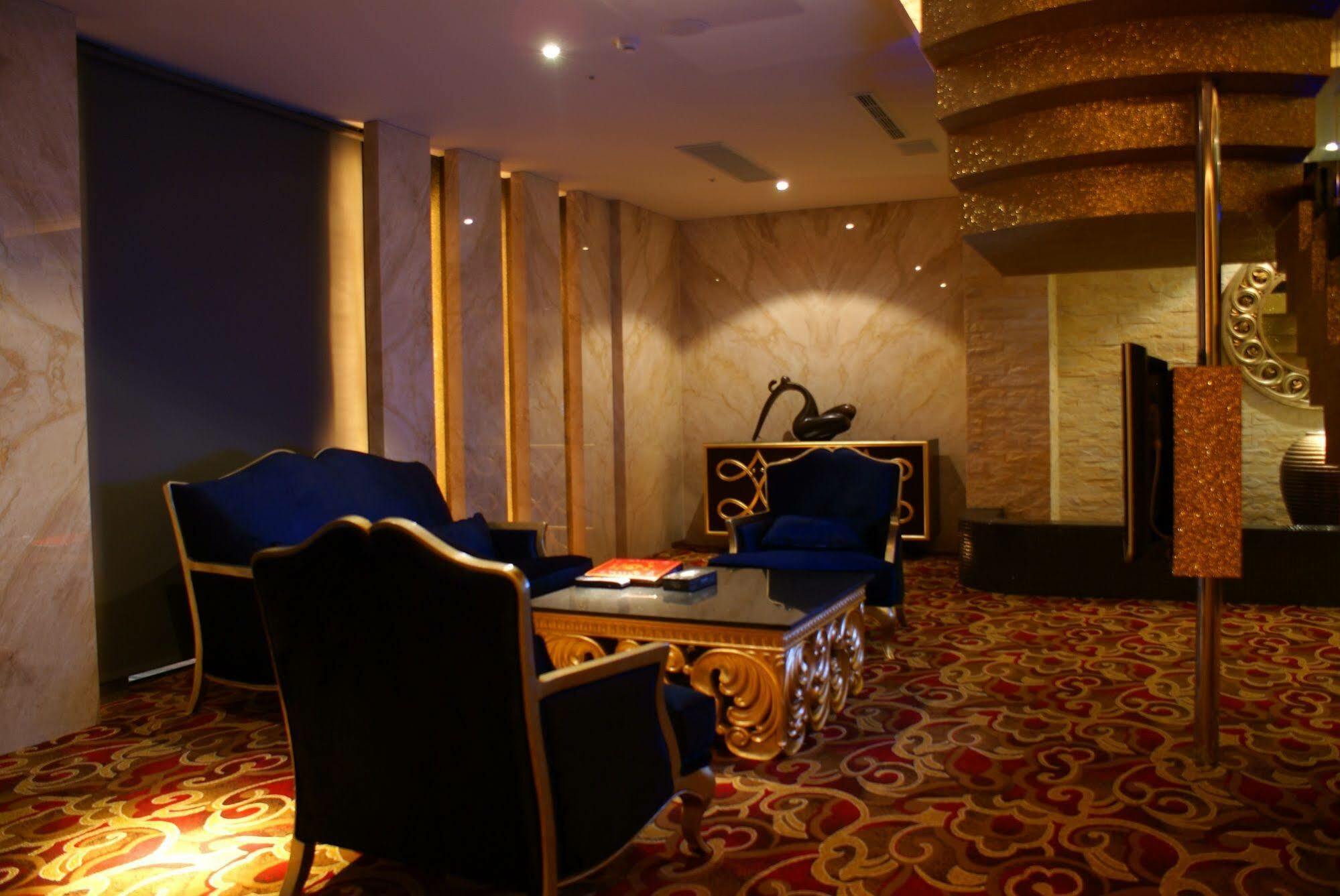 All-Ur Boutique Motel - Taichung Branch Екстериор снимка
