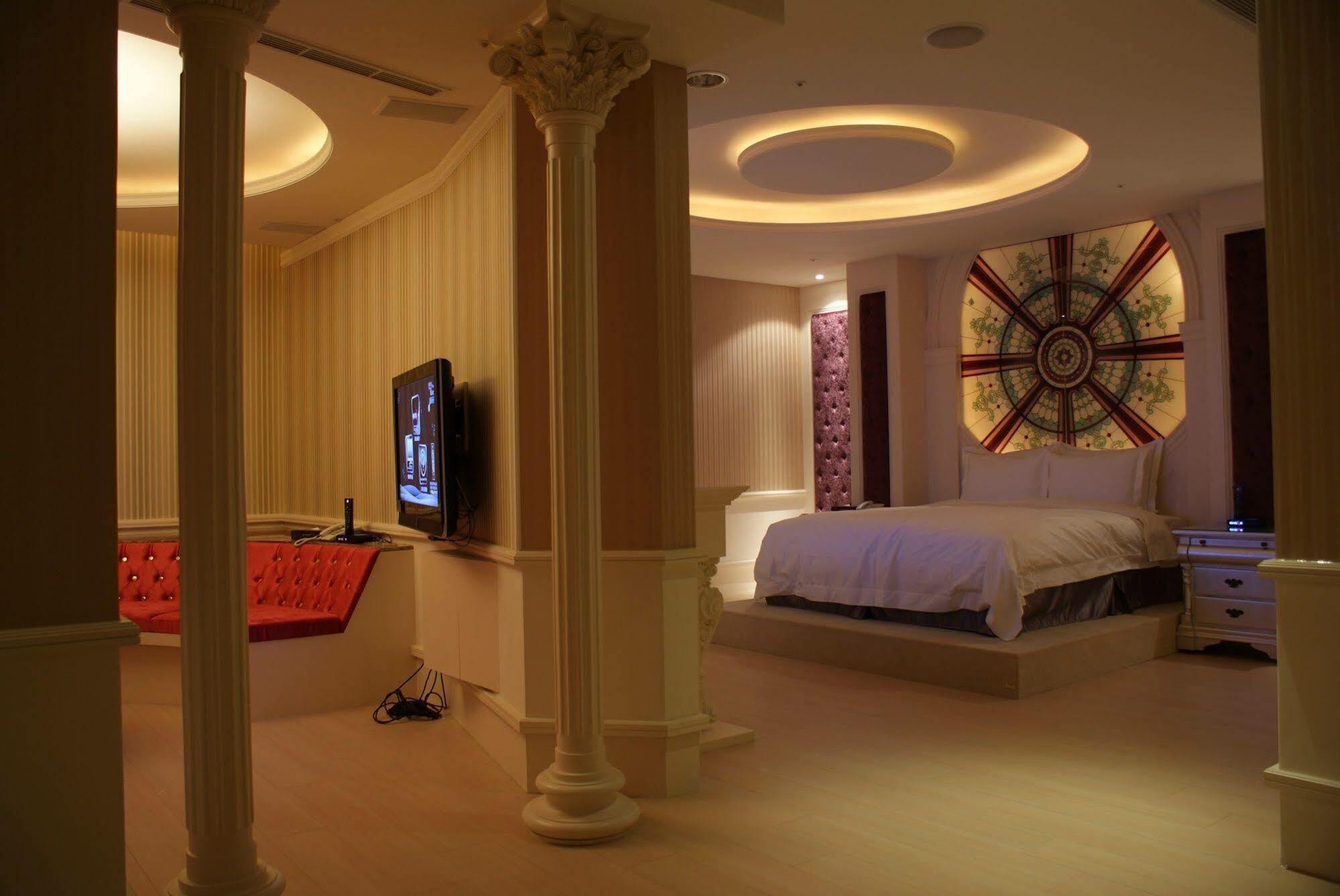 All-Ur Boutique Motel - Taichung Branch Екстериор снимка