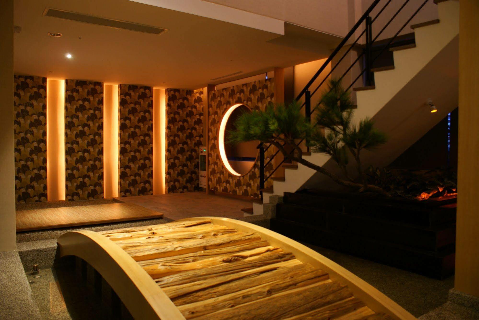 All-Ur Boutique Motel - Taichung Branch Екстериор снимка